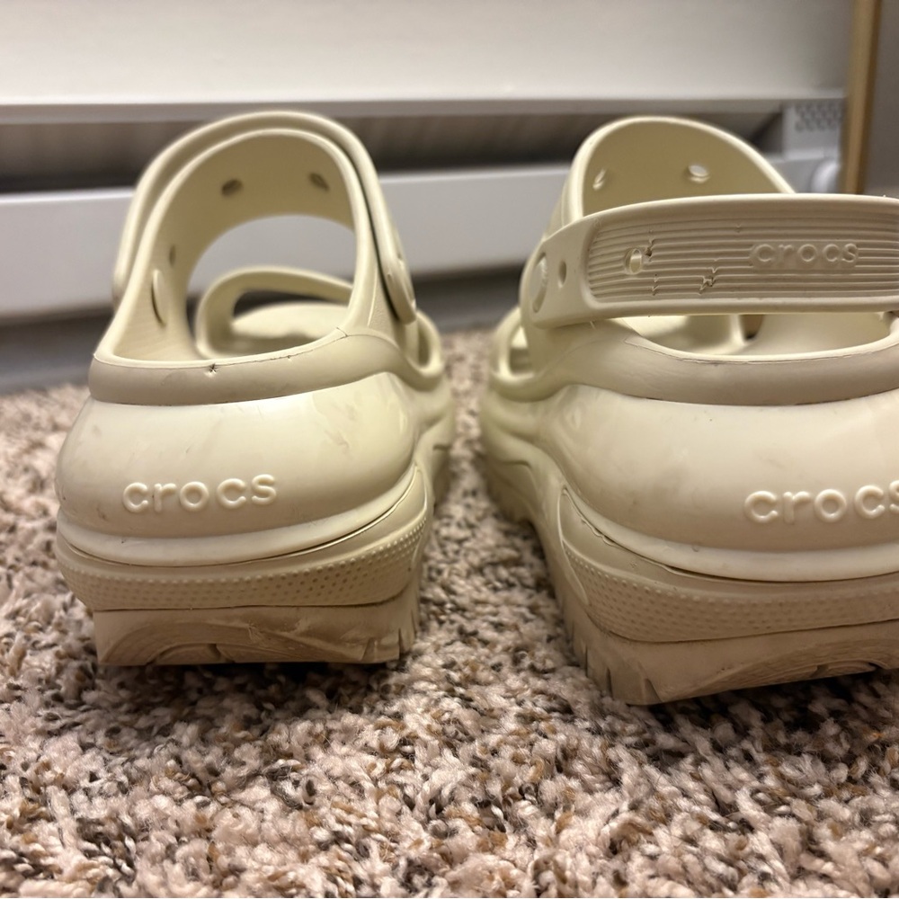 Crocs Classic Mega Crush - Bone - Picture 7 of 8
